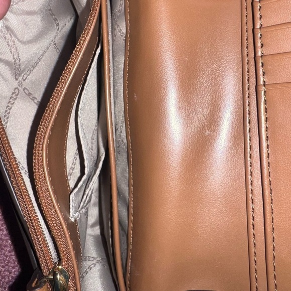 Michael Kors Jet Set Charm Small Phone Crossbody - Picture 10 of 10